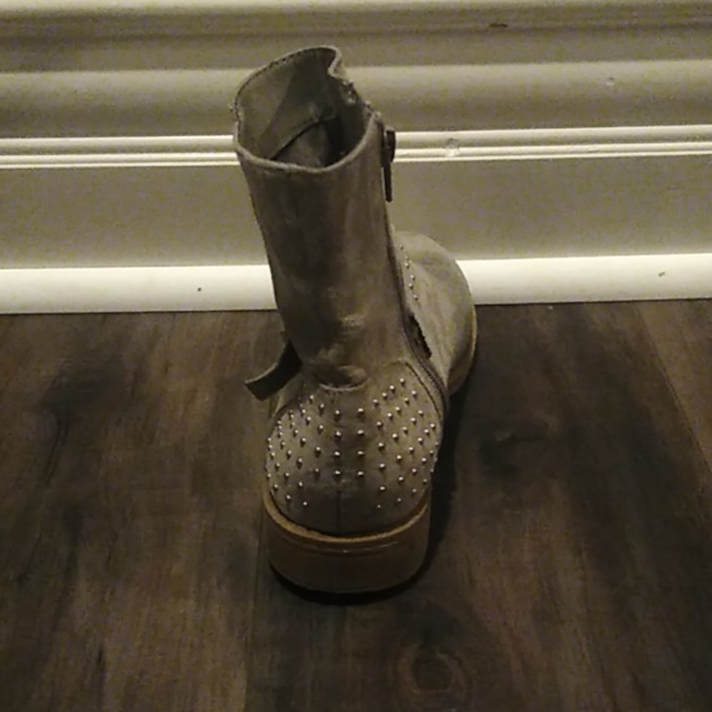 boots - Picture 4 of 4